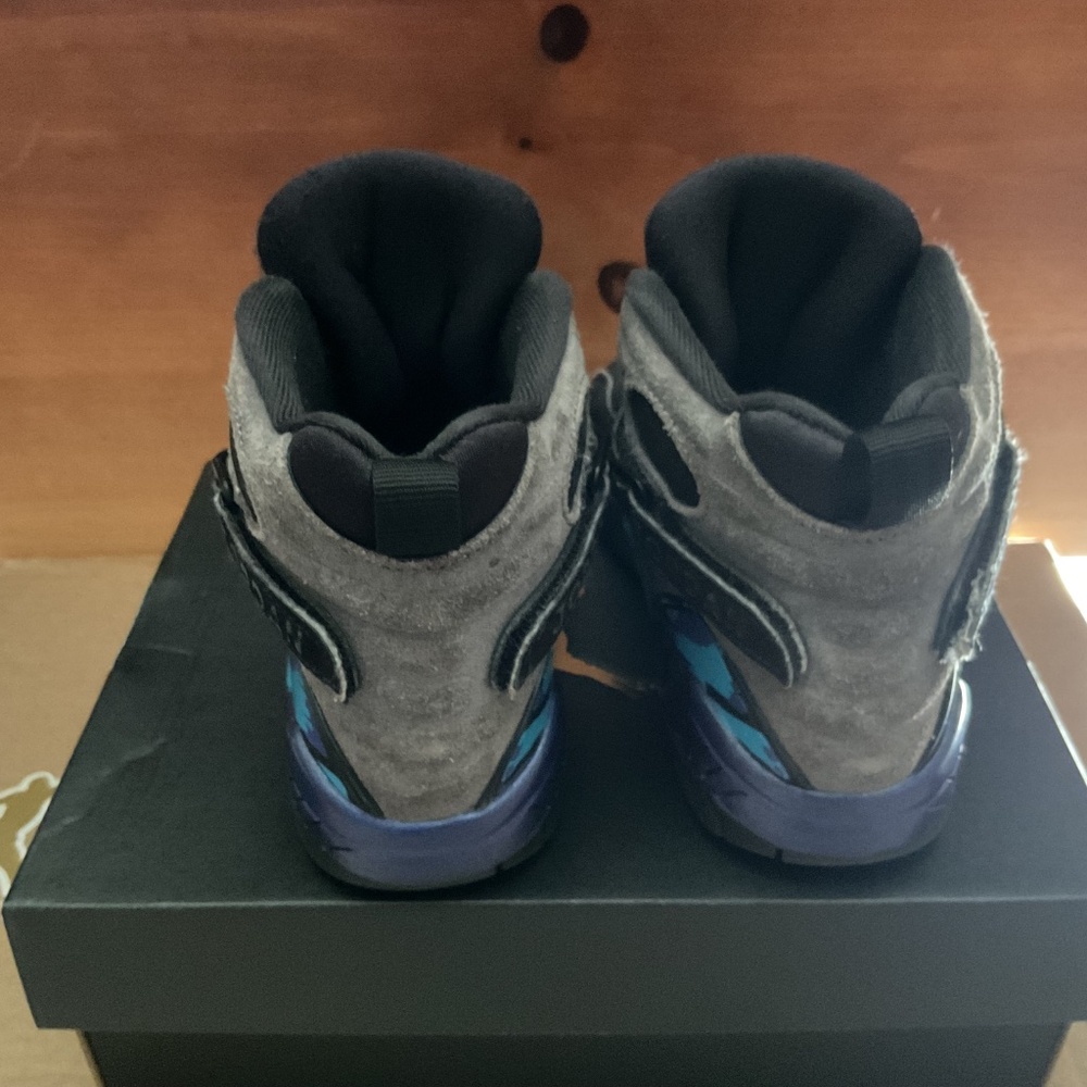Kids Jordan Retro 8 Size 2Y - Picture 4 of 11